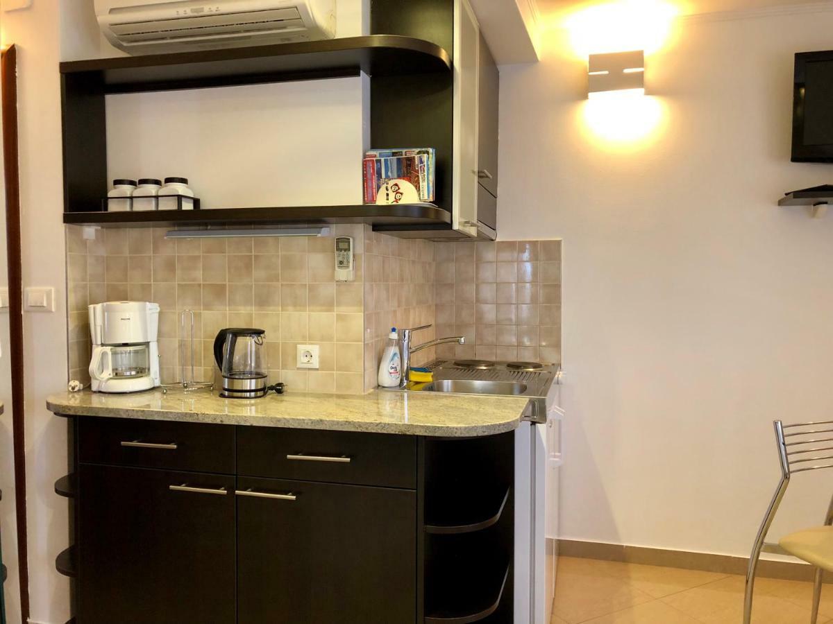 Apartments Feral Трогир Екстериор снимка